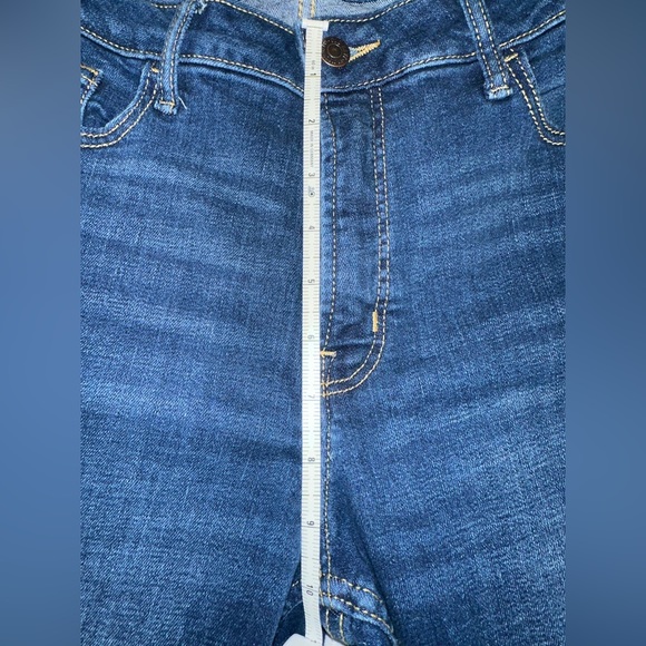 Old Navy Super Skinny High Rise Jeans - Picture 5 of 10